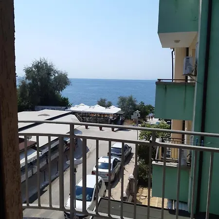 Guest house Elsi Sea Housе 3*