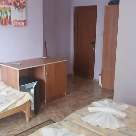 Guest house Elsi Sea Housе 3*