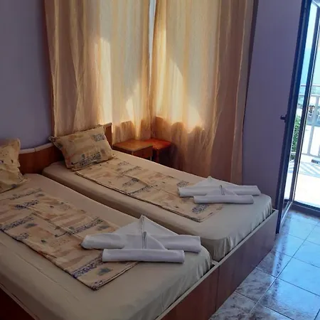Guest house Elsi Sea Housе 3*