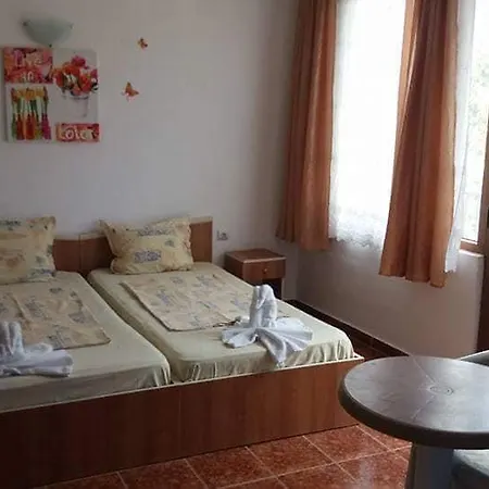 Elsi Sea Housе 3*