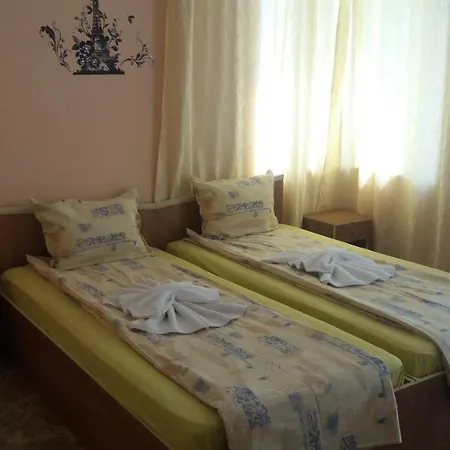 Elsi Sea Housе 3*